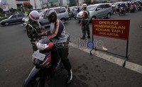Razia tersebut menjaring kendaraan baik anggota TNI, Polri dan warga.