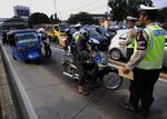 TNI Turun Gunung Sterilkan Jalur Busway