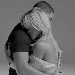 Drake dan Rihanna Mesra Lagi di Video Klip Take Care