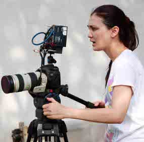 Luna Maya Sutradarai Film tentang Bullying