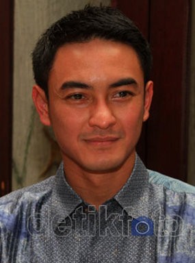 Dijaga Ketat, Pernikahan Zumi Zola Tertutup