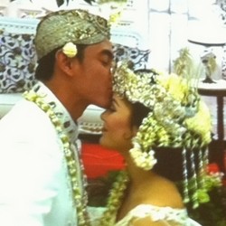 Nuansa Adat Sunda Hiasi Akad Nikah Zumi Zola