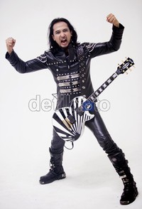 Piyu mengaku memilih konsep video klipnya lebih ke fashion look.