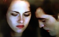 Bella dan Edward makin mesra setelah menjadi suami istri. (Lionsgate).