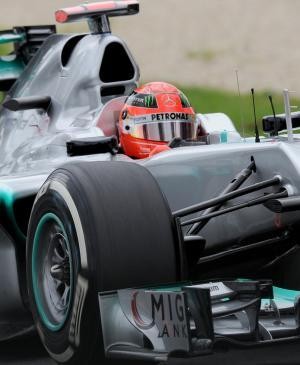 Schumi Masih Kencang, Tercepat di Sesi Kedua