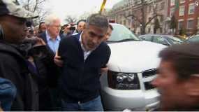 Protes di Depan Kedubes Sudan di AS, Aktor George Clooney Ditangkap