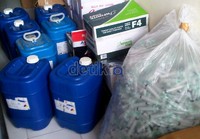 Barang bukti yang diamankan antara lain 846 botol tinta berbagai warna, 2 hair drayer, 2 strika, 12 hologram palsu, 1 dus lakban, 2 tempat penyampur tinta, 99 lembar label botol tinta, 1 pompa, ratusan botol tinta kosong serta ratusan penyuntik tinta. Robert/detikcom.