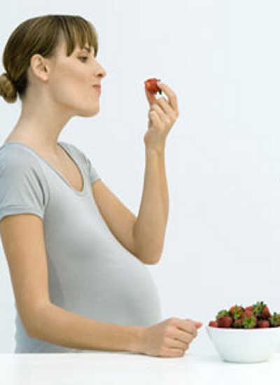 Jesica Simpson dan Hillary Duff Ngidam Makanan Ini