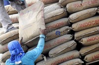 Di tahun 2012 produksi semen diprediksi naik 4,4 persen.