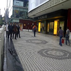 Asrinya Jalur Pedestrian di Singapura