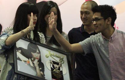 Satu Panggung Bareng Jessie J, Afgan Bawakan Lagu Whitney Houston