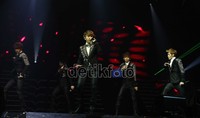 Tak hanya bernyanyi secara grup, mereka juga bernyanyi secara solo dan duo. BEAST menyanyikan lagu-lagu hits mereka seperti Breath, Shock, On Rainy Days, dan masih banyak lagi.