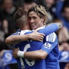 Torres Dua Gol, Chelsea Hantam Leicester