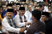 Fauzi Bowo (Foke)-Nachrowi Ramli (Nara) mendaftar ke KPUD dengan dikawal pendukungnya.