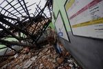 Di Jakarta, Sekolah Ini Ambruk Karena Nggak Ada Biaya !