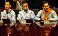 Tim tersebut terdiri dari Ardeshir Yafftebi, Iwan Irawan, Martin Rimbawan, Fajri Al Luthfi dan Nurhuda. Mereka tergabung dalam Perhimpunan Penempuh Rimba dan Pendaki Gunung Wanadri, sebuah perhimpunan pecinta alam tertua di Indonesia.