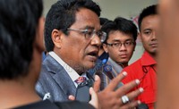 Pengacara ngentrik ini juga mengungkapkan bahwa Nazar serta jaksa KPK sangat marah ketika mengetahui OC Kaligis mengaku-ngaku sebagai kuasa hukum dari tersangka kasus wisma atlet ini.