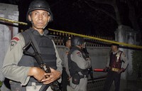 Penggerebekan tersebut terjadi Minggu (18/3) malam. Reuters/Stringer.