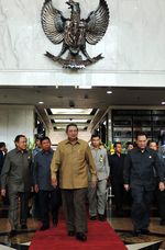 SBY Sampaikan SPT PPh 2011