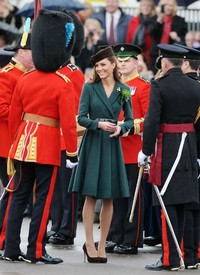 Ini pertama kalinya, Kate hadir di acara militer tanpa didampingi Pangeran William.  Paul Vicente - WPA Pool/Getty Images.