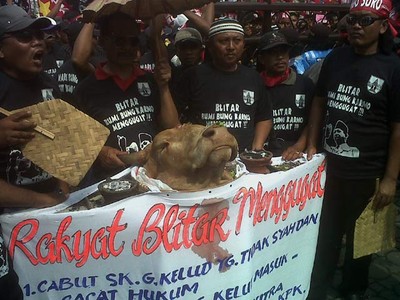 Gunung Kelud Diberikan ke Kediri, Warga Blitar Meradang