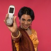 Orang India Lebih Pilih Punya Ponsel Ketimbang Toilet Bersih