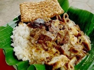 Nasi Gandul Plus Es Kawista Segar