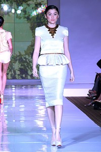 SPOUS by Priyo Oktaviano. Plaza Indonesia Fashion Week SS 2012 at Plaza Indonesia. Jakarta. [Foto: Mohammad Abduh/Wolipop]