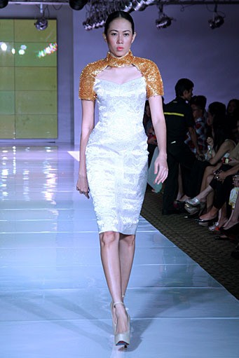 SPOUS by Priyo Oktaviano. Plaza Indonesia Fashion Week SS 2012 at Plaza Indonesia. Jakarta. [Foto: Mohammad Abduh/Wolipop]