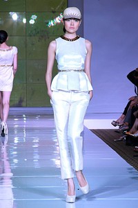 SPOUS by Priyo Oktaviano. Plaza Indonesia Fashion Week SS 2012 at Plaza Indonesia. Jakarta. [Foto: Mohammad Abduh/Wolipop]