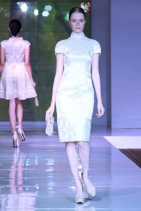 SPOUS by Priyo Oktaviano. Plaza Indonesia Fashion Week SS 2012 at Plaza Indonesia. Jakarta. [Foto: Mohammad Abduh/Wolipop]