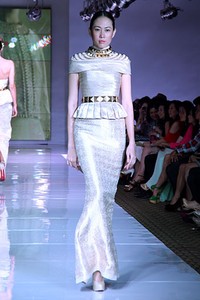 SPOUS by Priyo Oktaviano. Plaza Indonesia Fashion Week SS 2012 at Plaza Indonesia. Jakarta. [Foto: Mohammad Abduh/Wolipop]