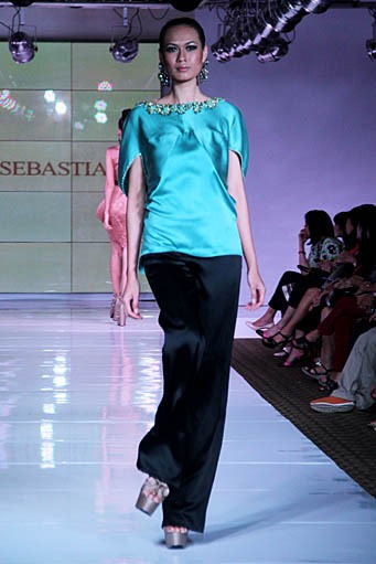 Sebastian Gunawan Sebastians. Plaza Indonesia Fashion Week SS 2012 at Plaza Indonesia. Jakarta. [Foto: Mohammad Abduh/Wolipop]