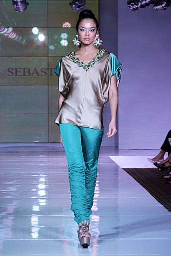 Sebastian Gunawan Sebastians. Plaza Indonesia Fashion Week SS 2012 at Plaza Indonesia. Jakarta. [Foto: Mohammad Abduh/Wolipop]