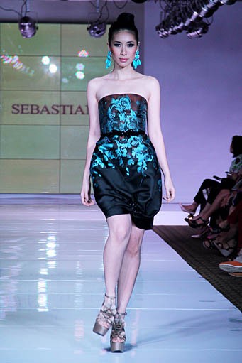 Sebastian Gunawan Sebastians. Plaza Indonesia Fashion Week SS 2012 at Plaza Indonesia. Jakarta. [Foto: Mohammad Abduh/Wolipop]