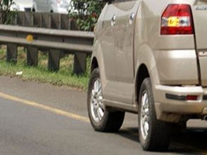 Duh, Ban Benjol Gara-gara Lubang di Jalan Tol
