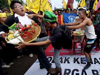 Massa Tidak Surut Demo Istana Jakarta