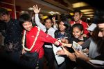 Puluhan Fans Sambut Juara All England Tontowi/Lilyana
