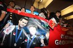 Puluhan Fans Sambut Juara All England Tontowi/Lilyana
