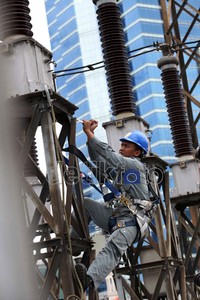 PLN masih membutuhkan dana subsidi besar guna perawatan instalasinya.