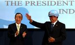 Presiden SBY Terima Helm Perdamaian PBB