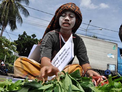 Kampanye Tolak BBM Naik Merambah ke Terminal