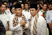 Pasangan Hendardji-Ahmad Rifa yang juga maju dari jalur non partai. Pasangan ini paling tidak diunggulkan oleh para pengamat dan menjadi kuda hitam.