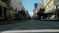Ini adalah Melbourne Shopping Center, tempat bagi Anda yang hobi berbelanja barang-barang bermerek internasional.. Semua ada di sini.