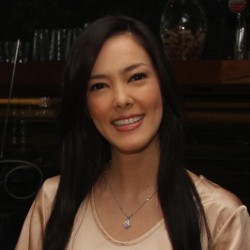 Cathy Sharon Tak Simpan Foto Calon Suami di Handphone
