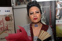 Dalam kabaret itu, Chintya Lamusu berperan sebagai Ibu Lusiana Chung. Gus Mun/detikcom.