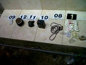 Tim Densus 88 Kumpulkan Barang Bukti dari Lokasi Ledakan di Tuban