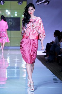 Iwan Tirta Love in Spring.. Plaza Indonesia Fashion Week SS 2012. Plaza Indonesia. Jakarta. [Foto: Mohammad Abduh/Wolipop]