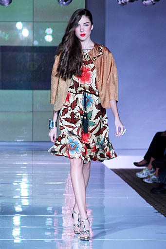 Iwan Tirta Love in Spring.. Plaza Indonesia Fashion Week SS 2012. Plaza Indonesia. Jakarta. [Foto: Mohammad Abduh/Wolipop]