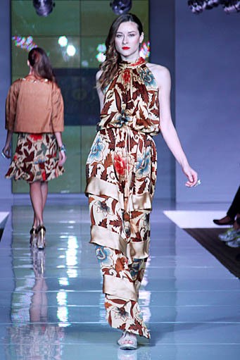 Iwan Tirta Love in Spring.. Plaza Indonesia Fashion Week SS 2012. Plaza Indonesia. Jakarta. [Foto: Mohammad Abduh/Wolipop]